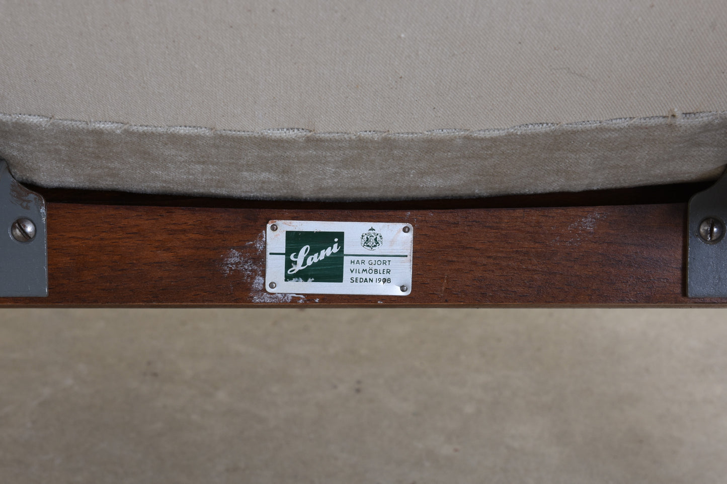 30% off: 1950s reclining lounger by Lani in velvet