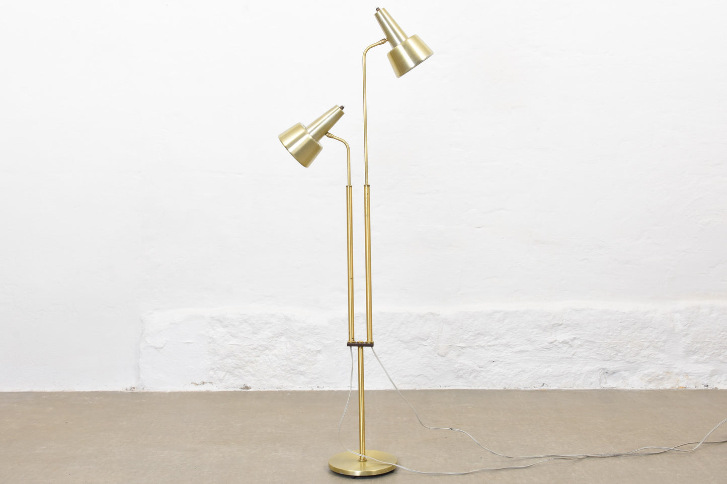1960s twin-headed brass floor lamp by Dansa Lamp