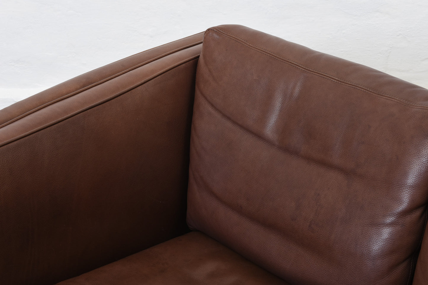 30% off: Vintage leather two seater by Stouby