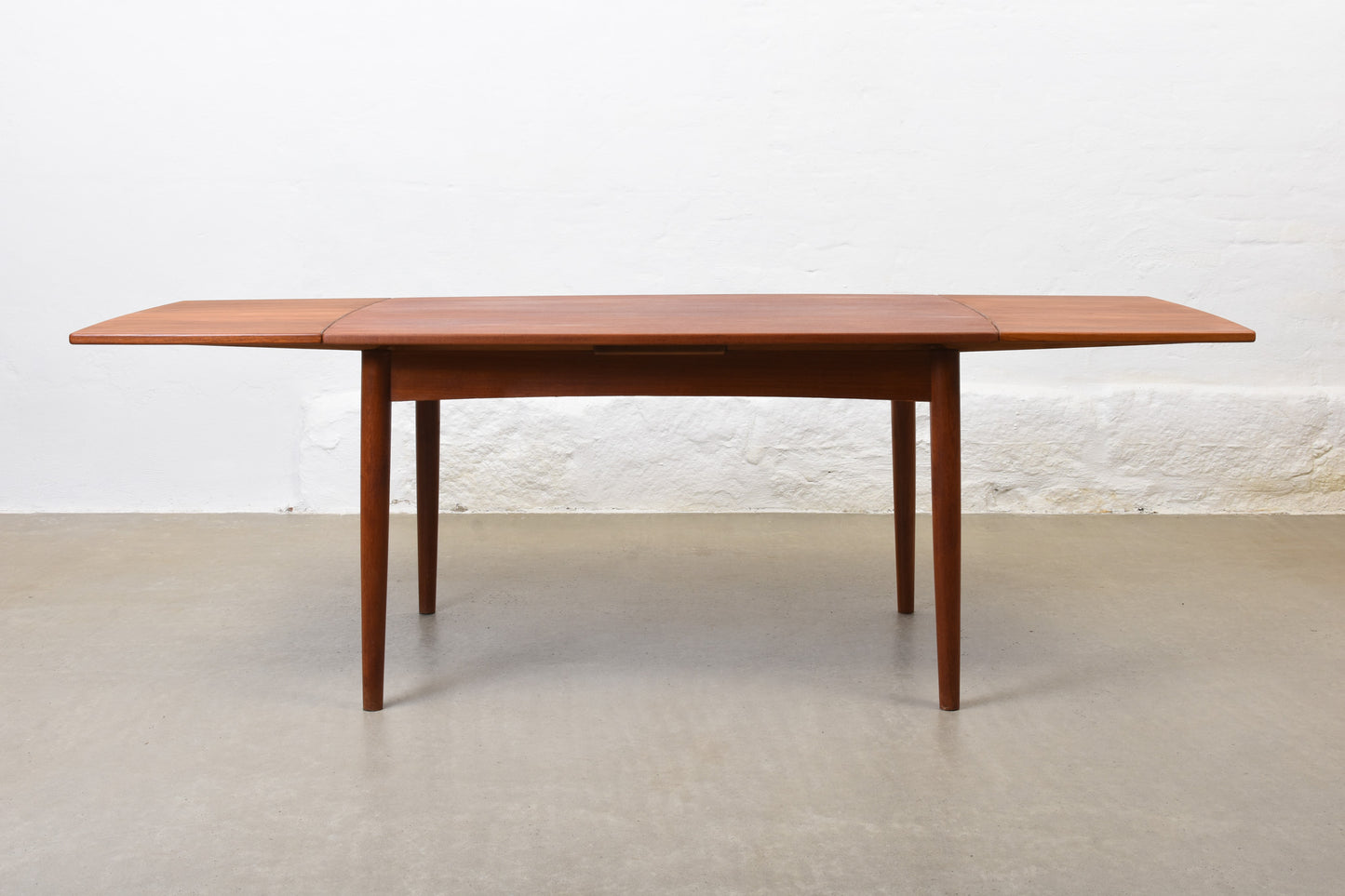 1960s Danish dining table in teak