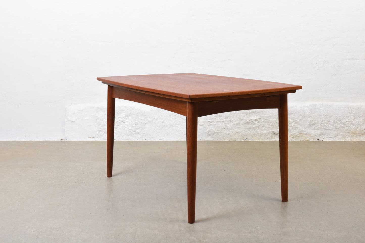 1960s Danish dining table in teak
