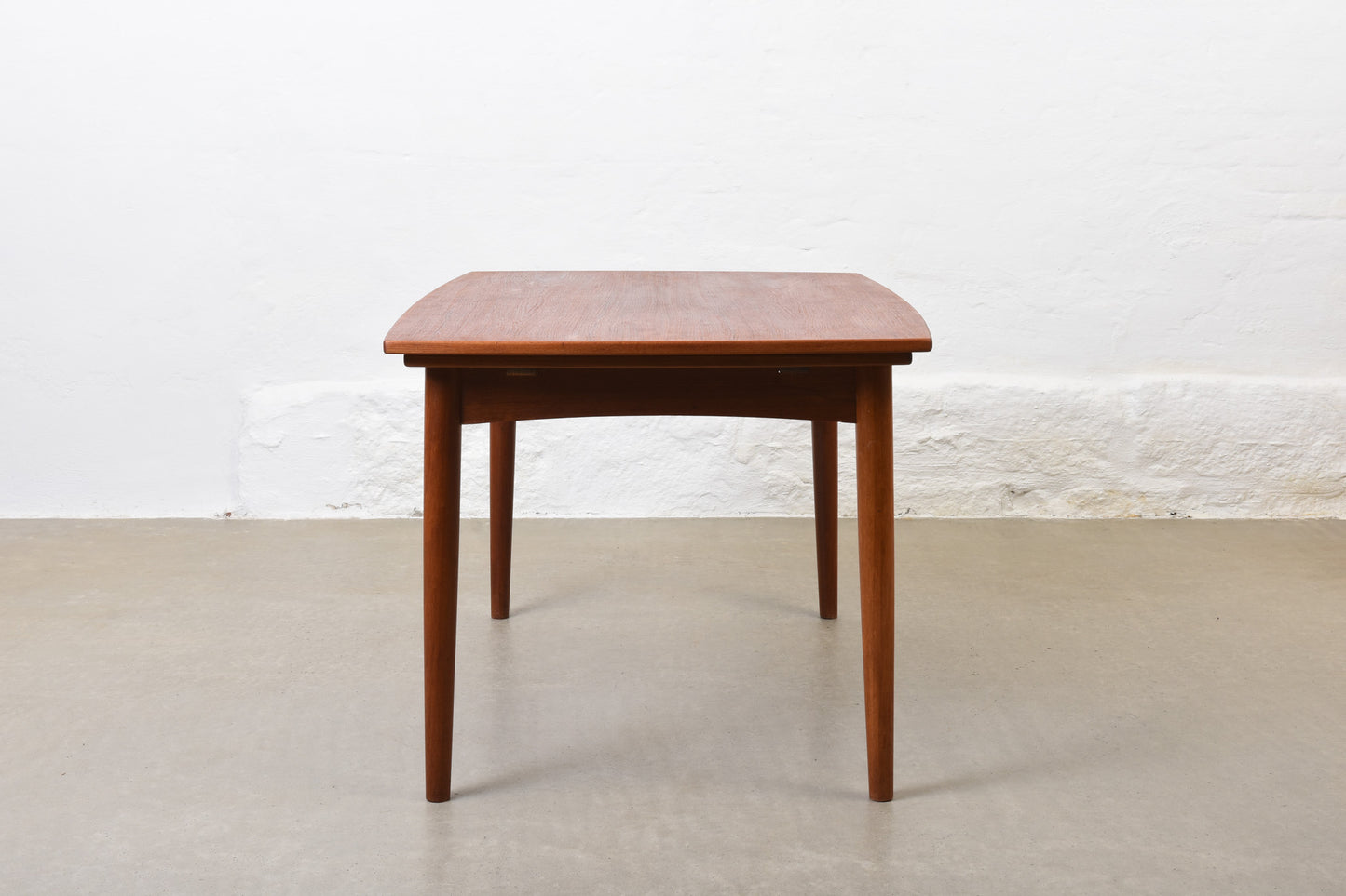 1960s Danish dining table in teak