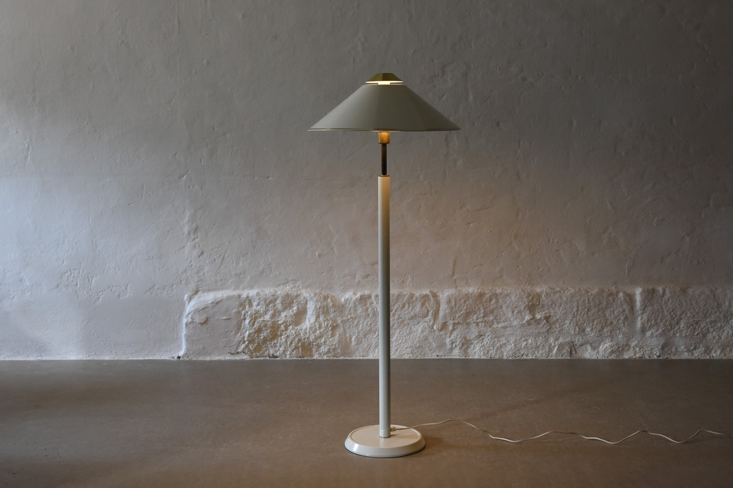 1980s white metal floor lamp