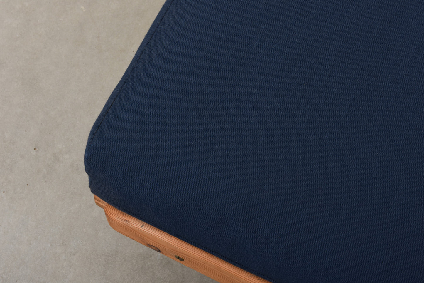 Newly reupholstered: 1960s day bed by Horsnæs Møbelfabrik