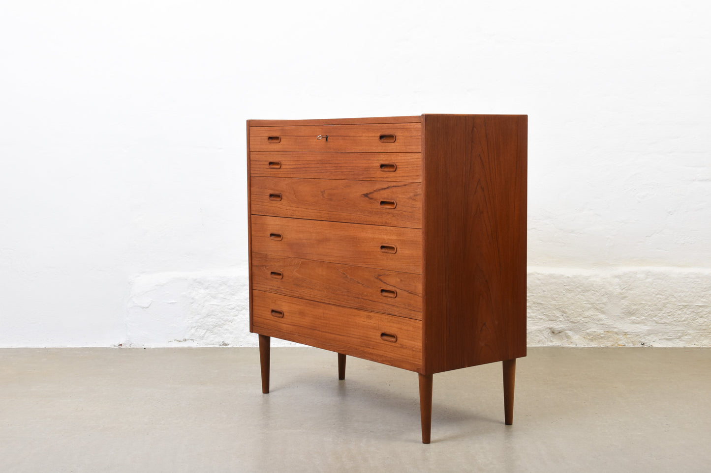 1960s teak chest with inset handles - 100W cm