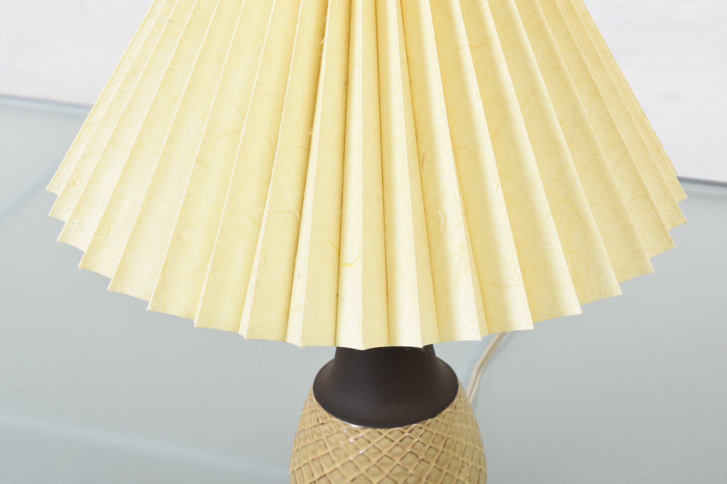 1960s ceramic table lamp with concertina shade