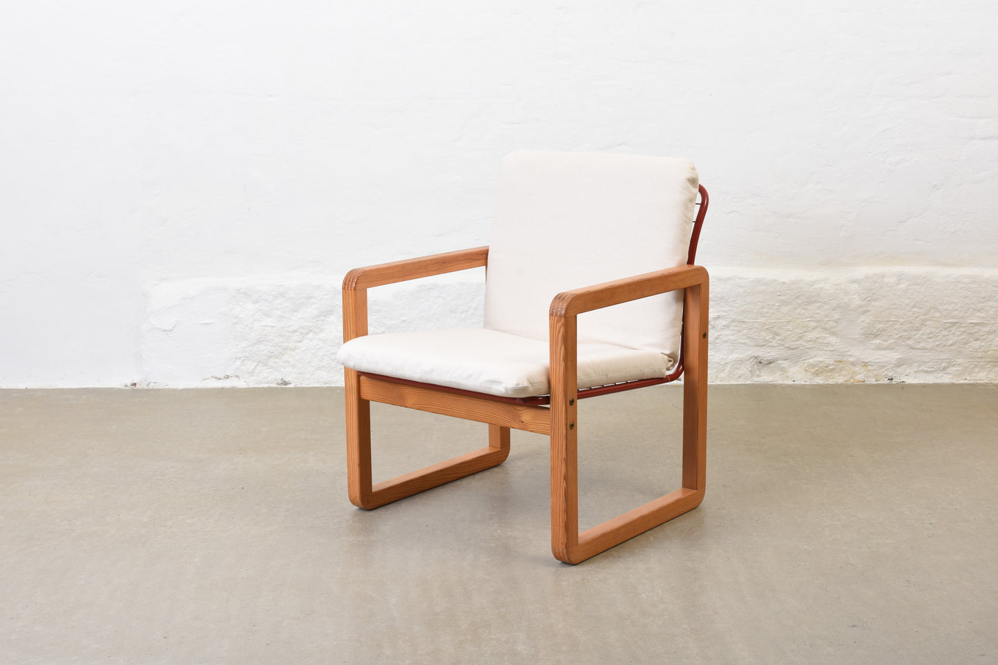 Newly reupholstered: 1980s pine + wire mesh lounger by Knut Hagberg