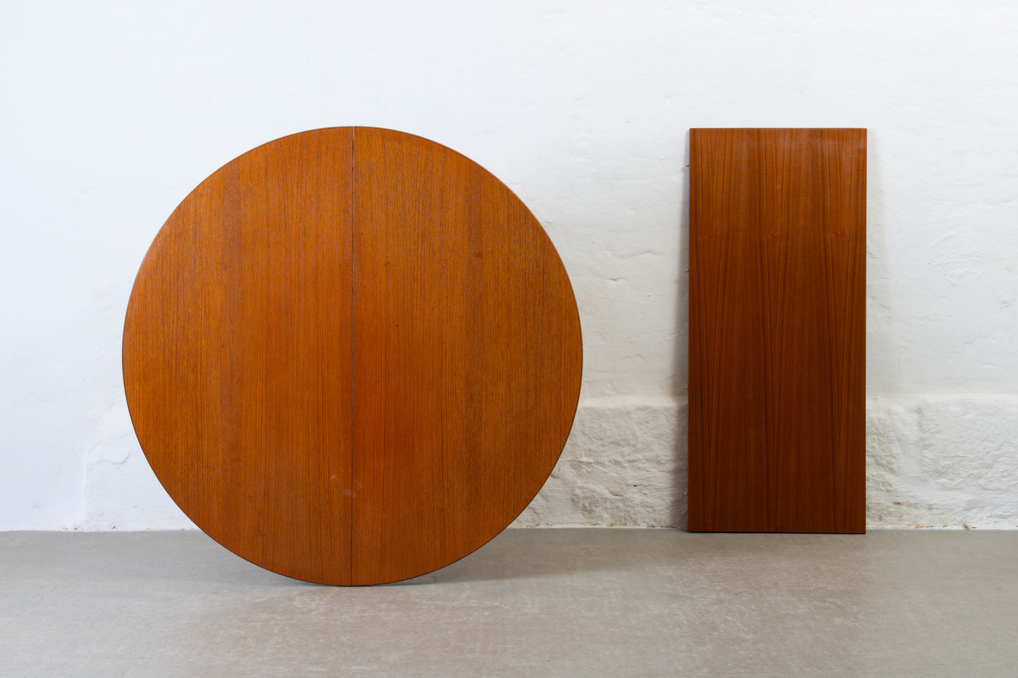 1960s extending dining table in teak -110D cm