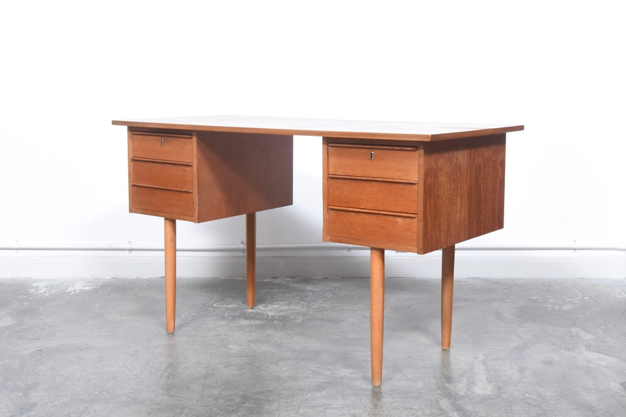 Teak desk no. 1