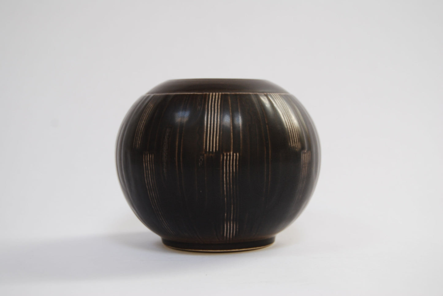 Royal Copenhagen/Aluminia bowl