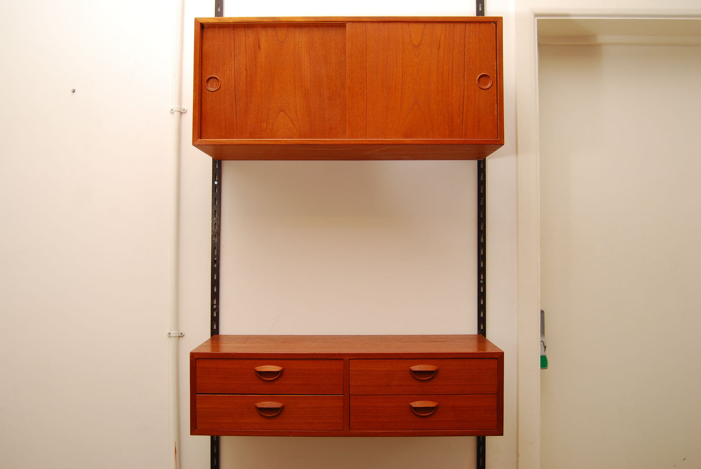 FM-reolsystem by Kai Kristiansen