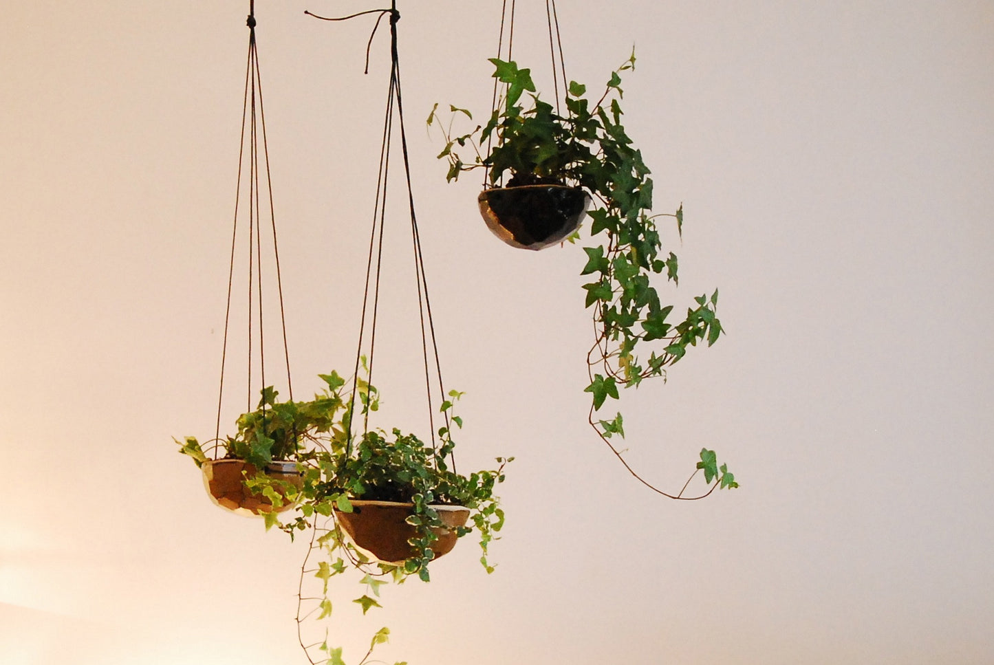 Hanging planter by Skandihus