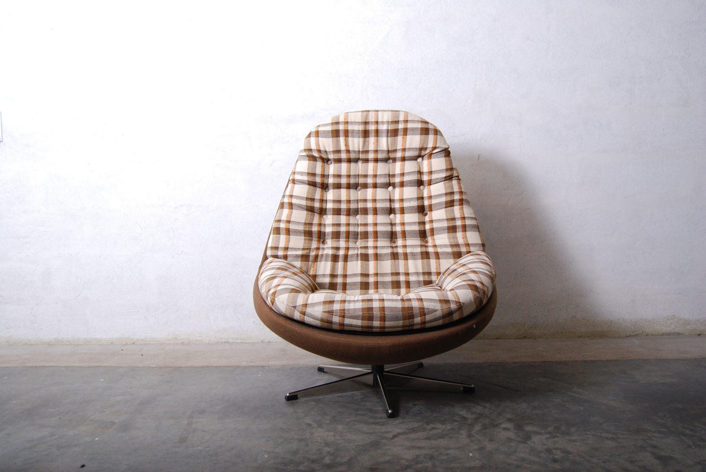 Bucket chair by HW Klein