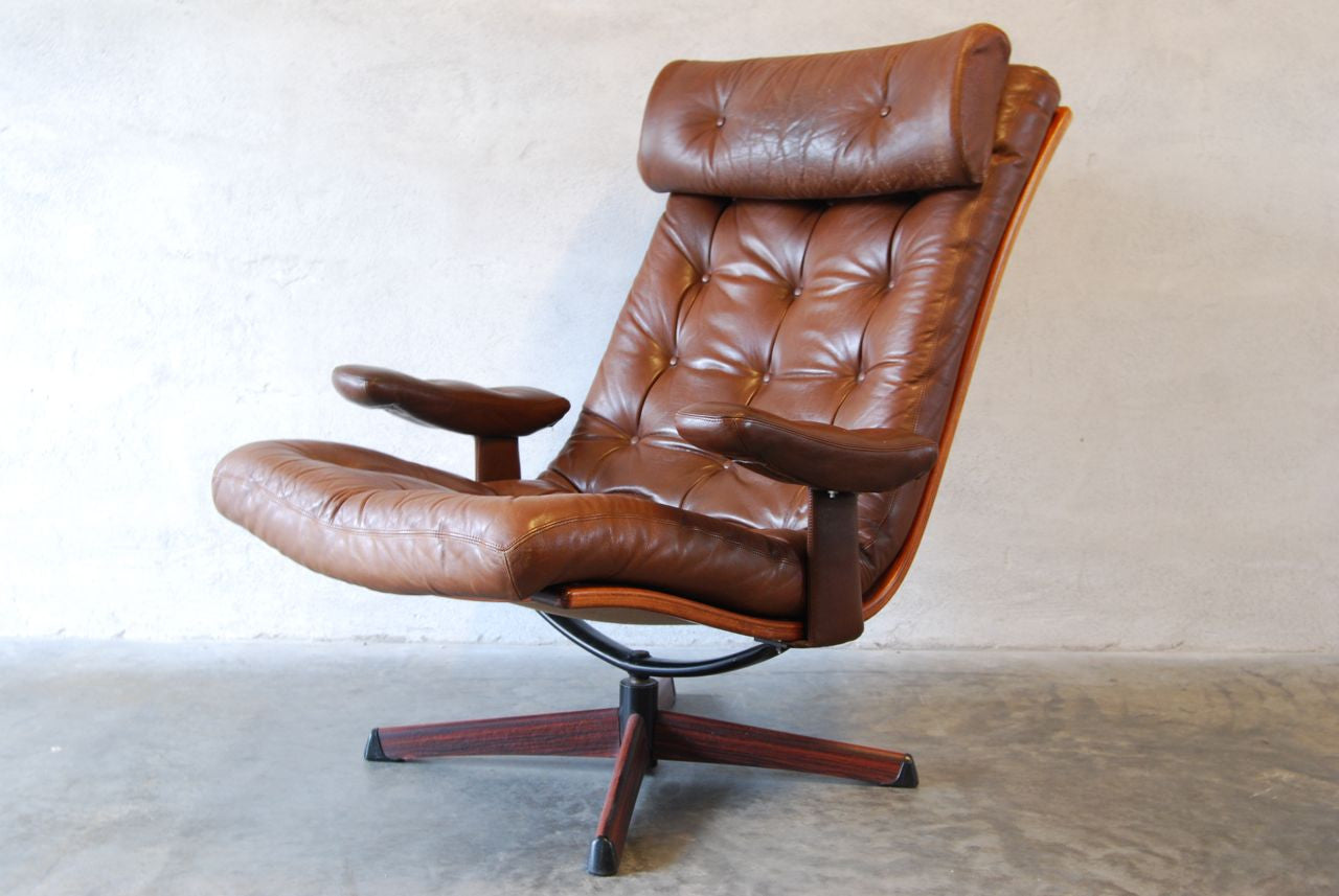 Pair of leather loungers by Gote Møbler