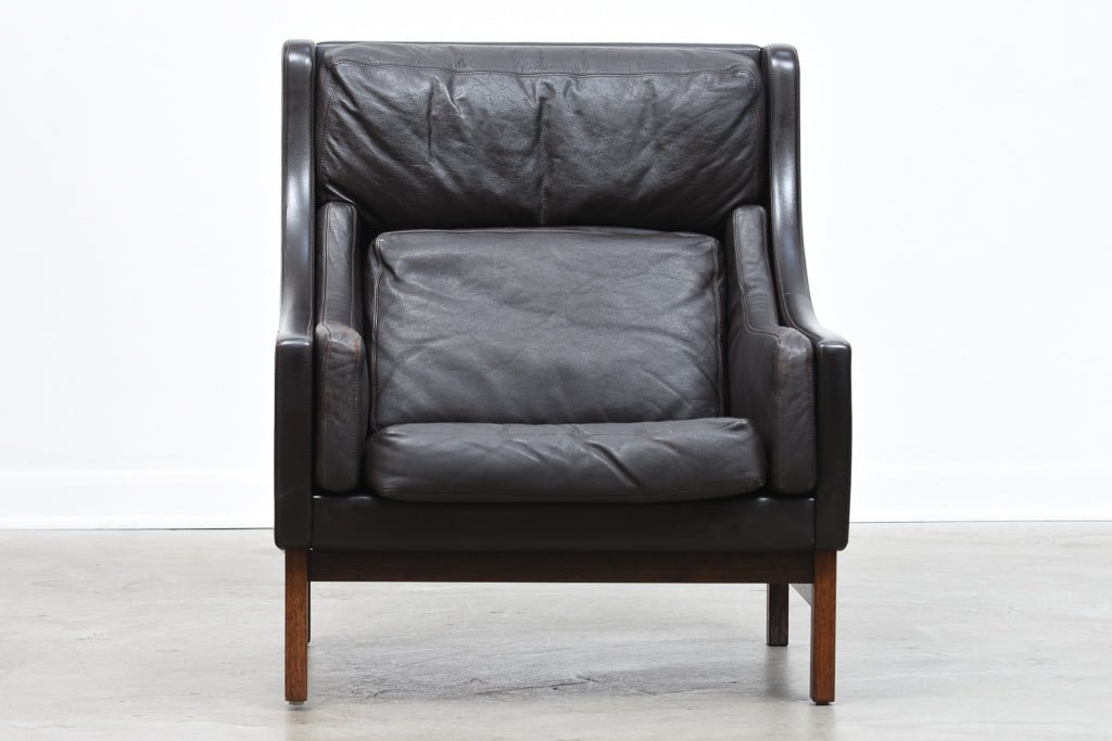 Wing back leather lounger by Erik Jørgensen