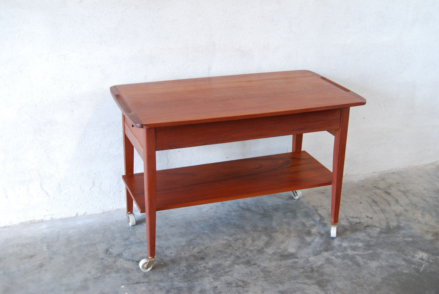 Tea trolley / coffee table