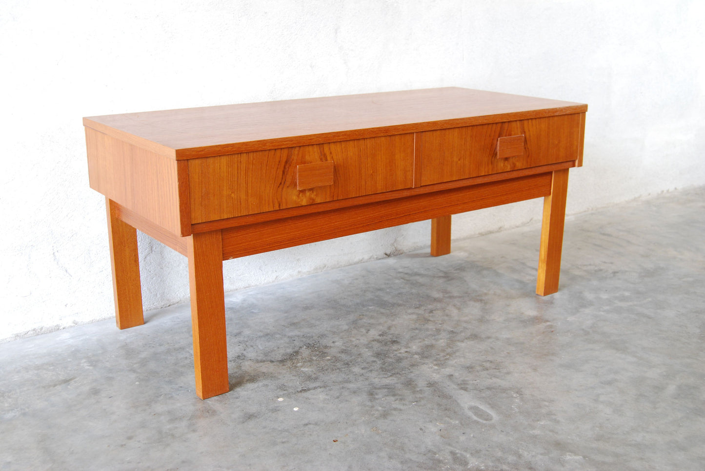 Entertainment stand