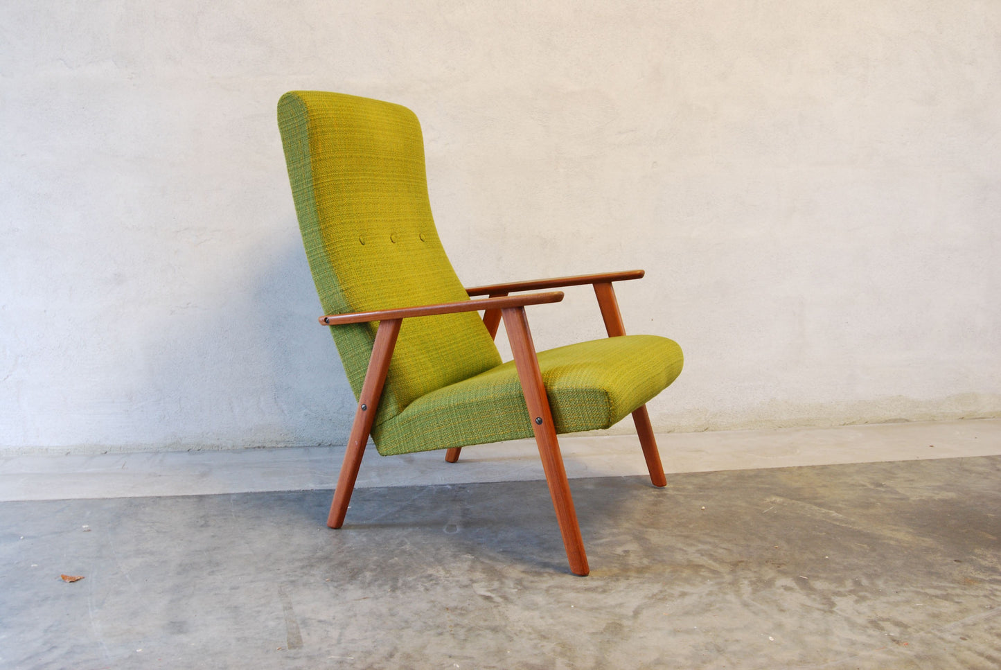 Olive highback lounger