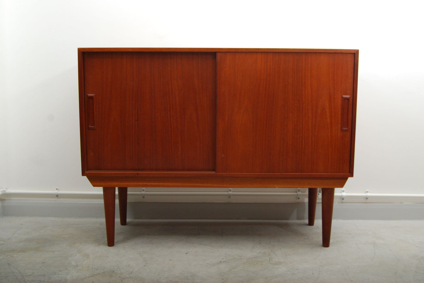 Short sideboard by Atom
