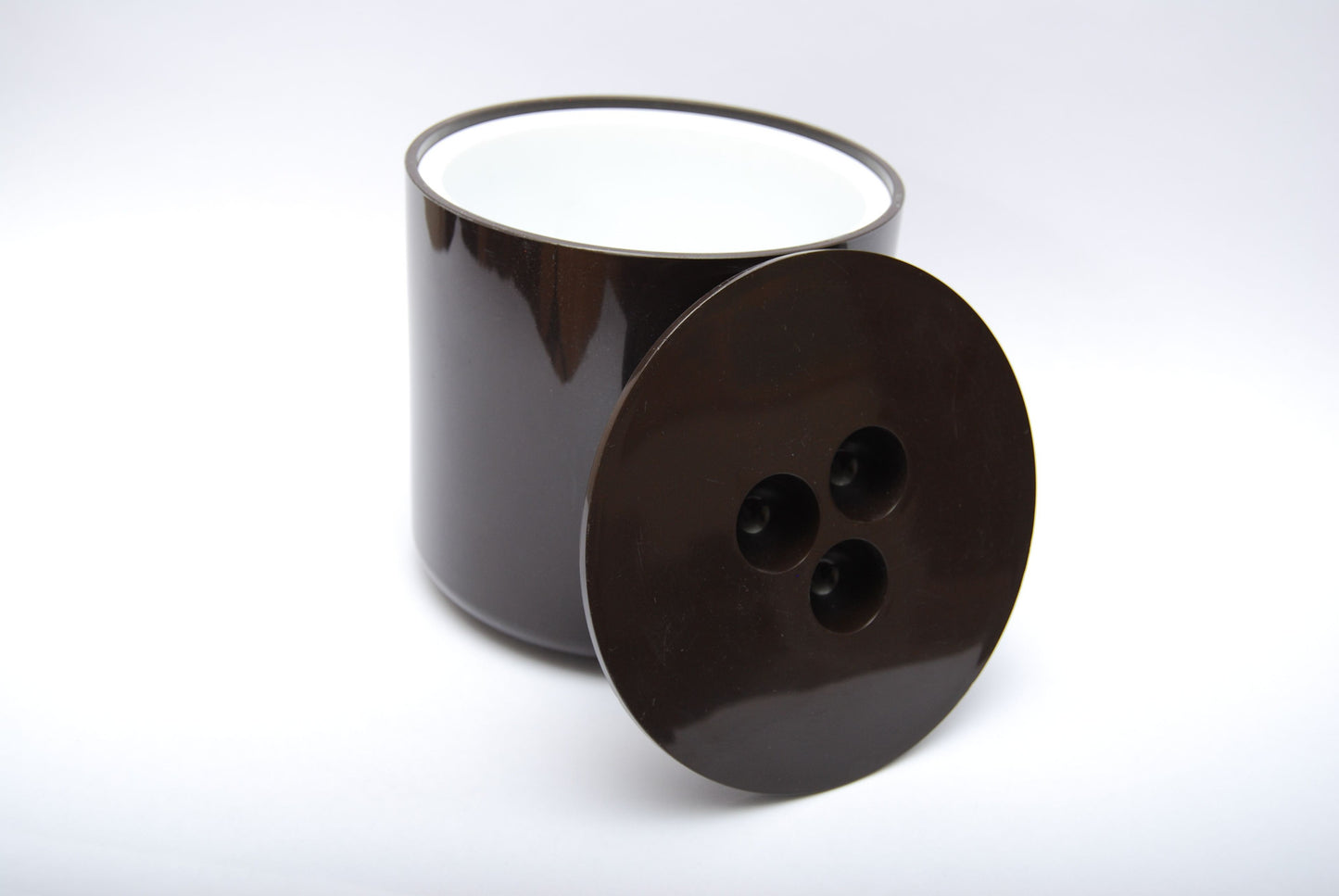 Ice bucket by Crayonne