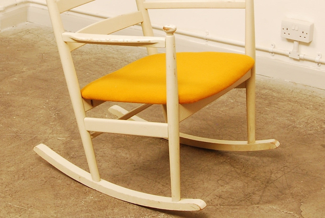 Rocking chair by Gemla Dio