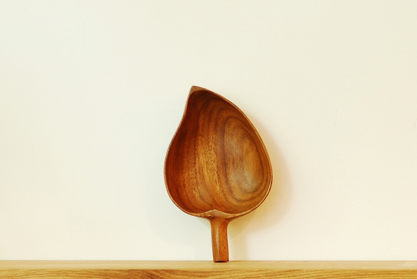 Teak leaf bowl