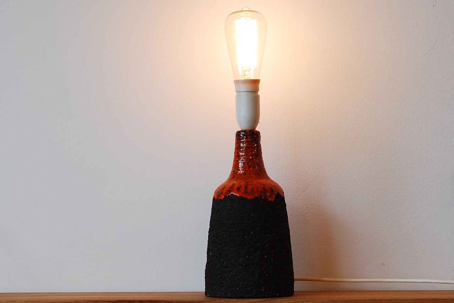 Stoneware table lamp