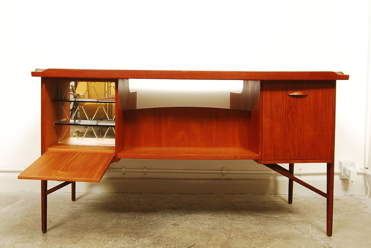 Desk by Svend Aage Madsen