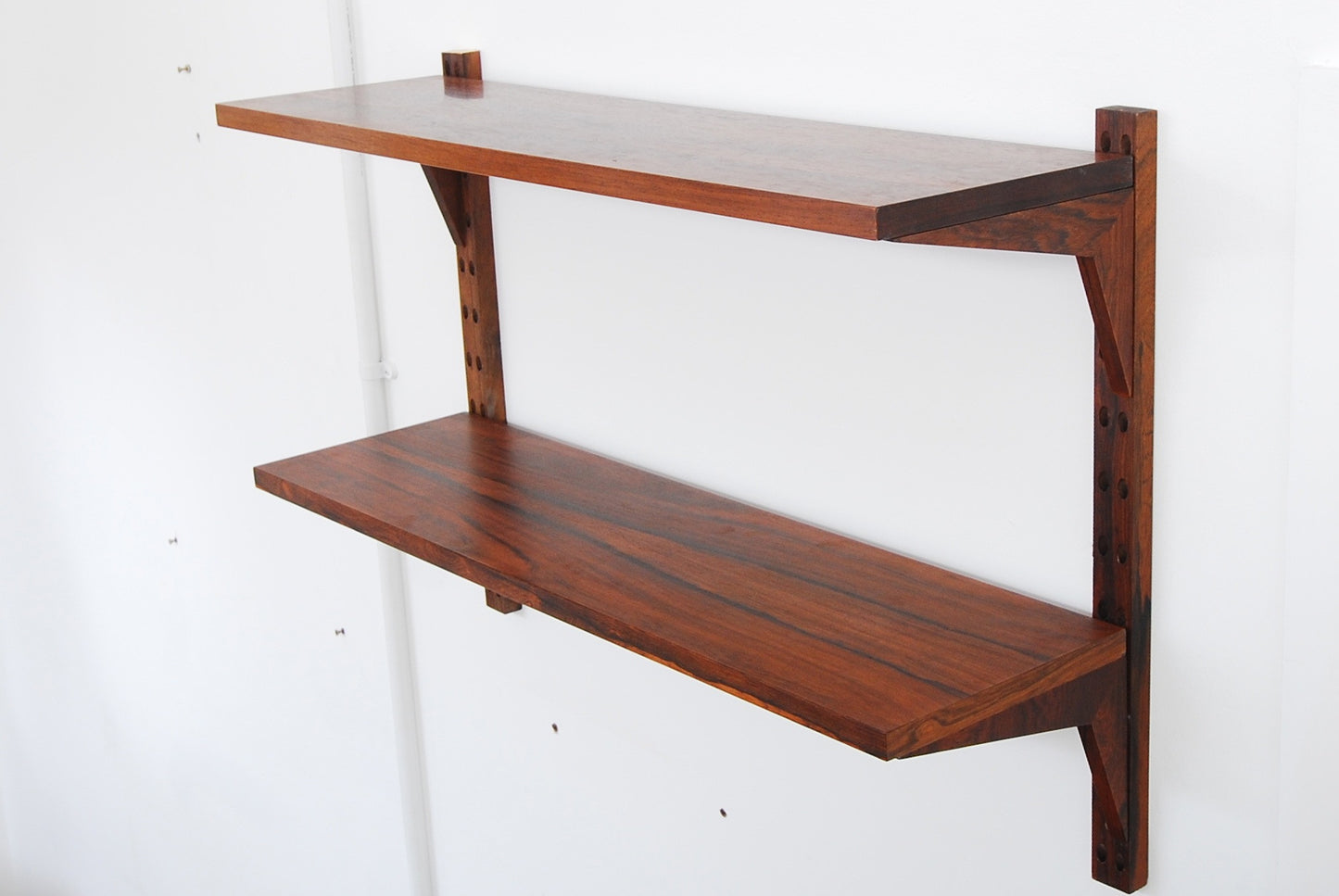 Poul Cadovius shelves