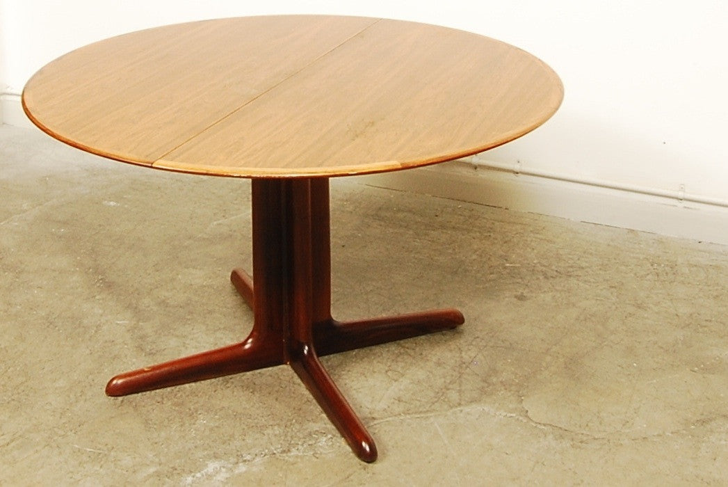 Rosewood dining table by Niels Møller