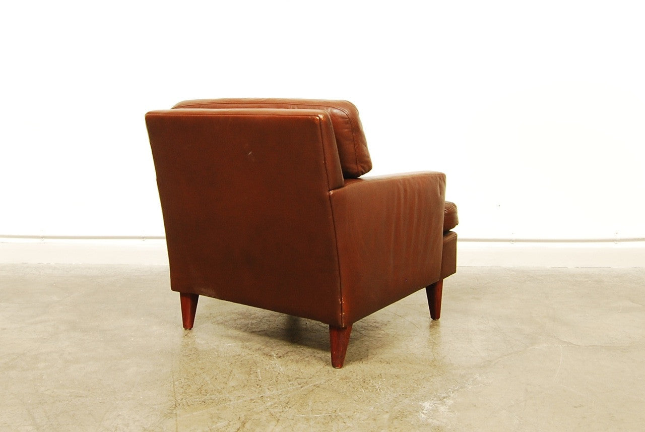 Low back chocolate lounger