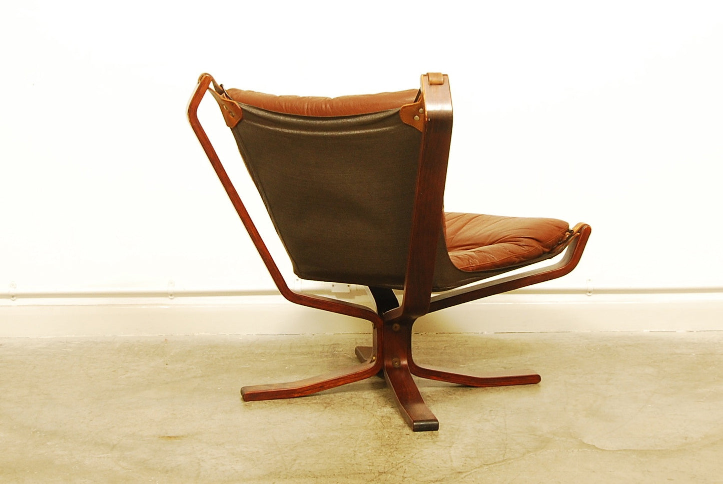 Falcon chair