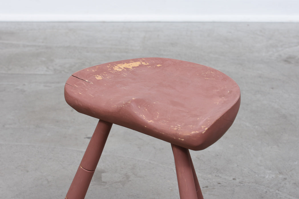 Lacquered oak milking stool - Rose