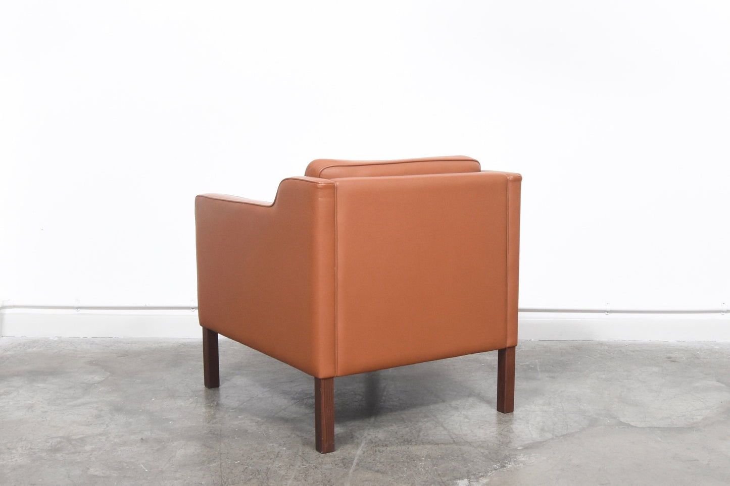Lounger in cognac leather