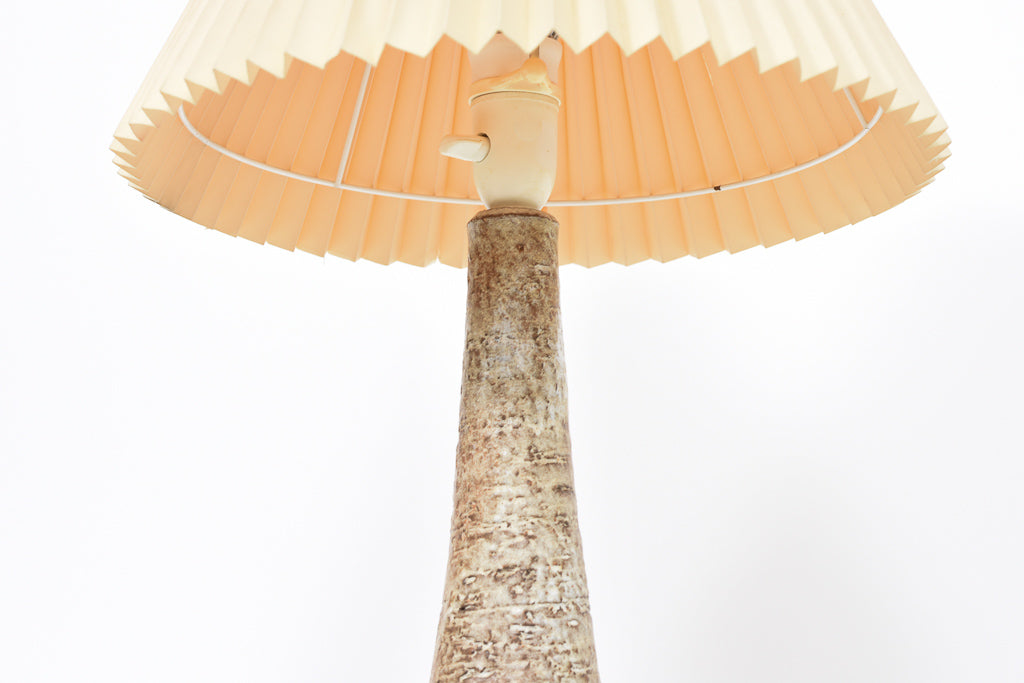 1960s ceramic table lamp with concertina shade