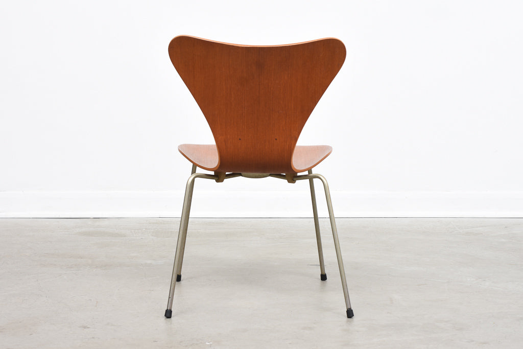 Series 7 chair in teak by Arne Jacobsen