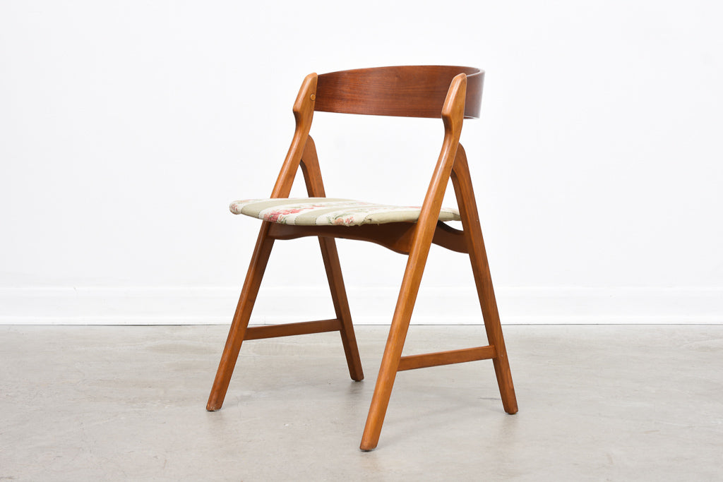 Set of six 1960s dining chairs with teak backs by Henning Kjærnulf