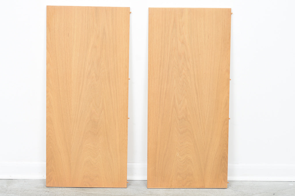 Round extending dining table in oak