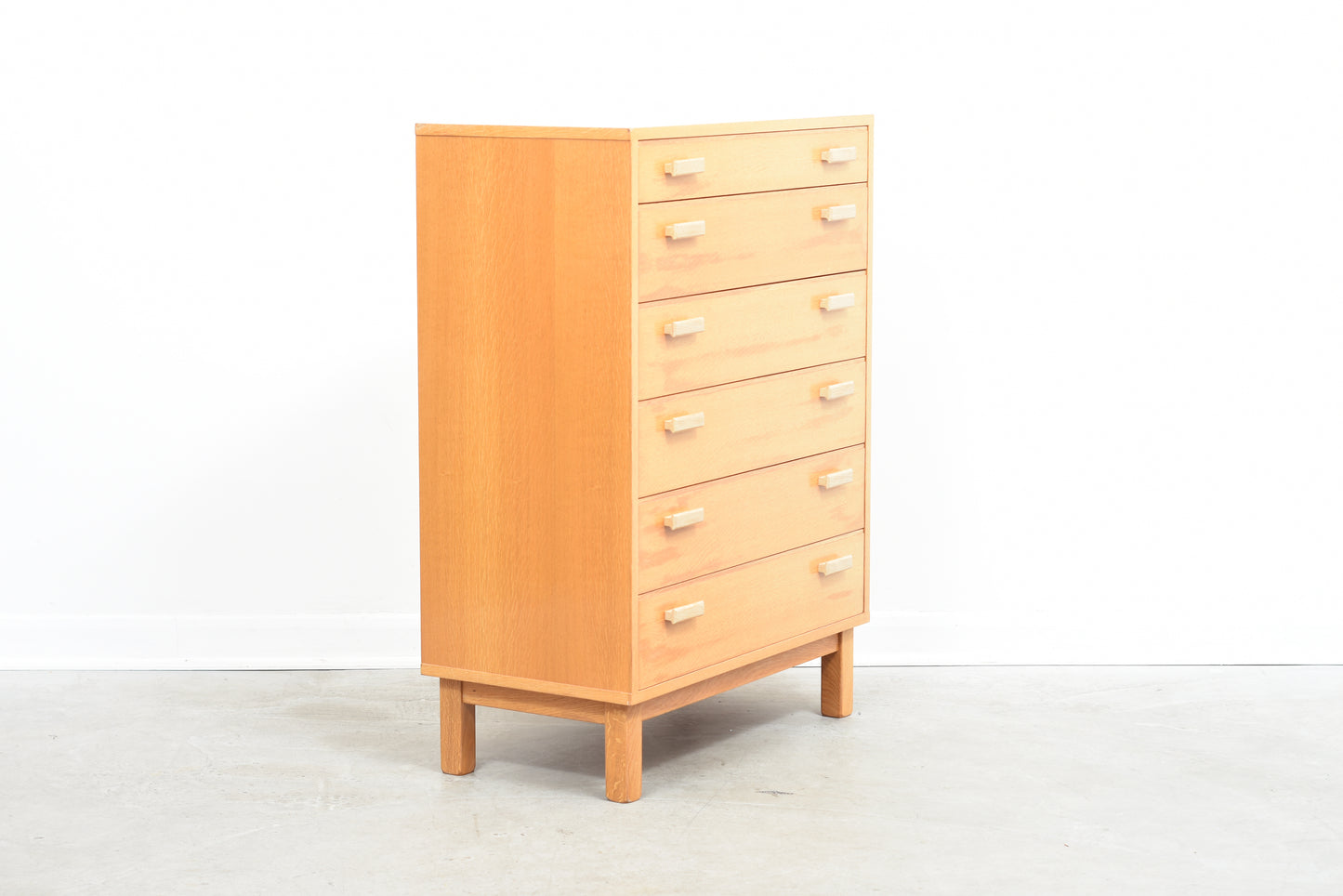 Oak chest of six drawers