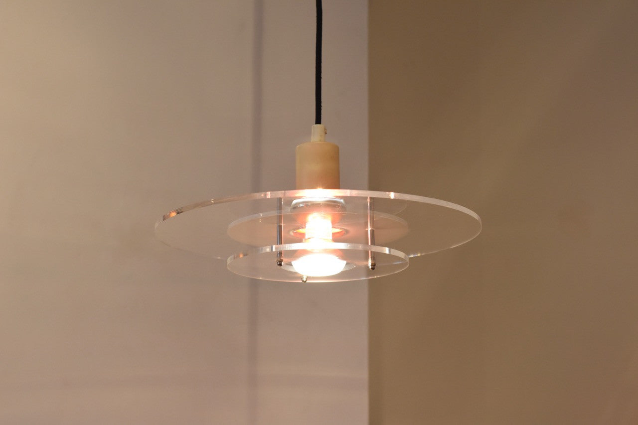 Circle shade with acrylic diffuser