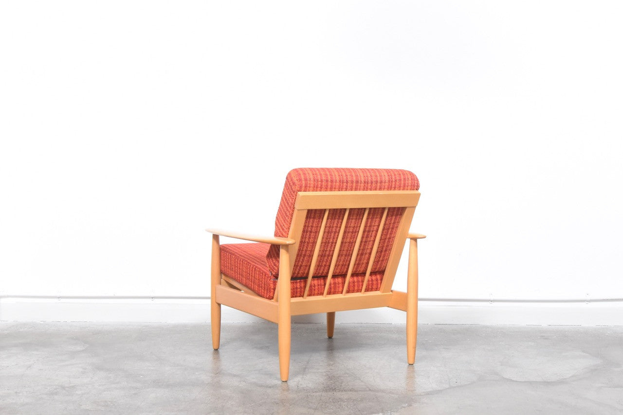 Pair of Danish loungers with beech frames