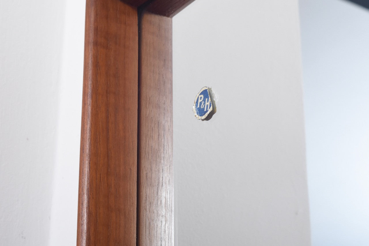 Mirror by Pedersen & Hansen