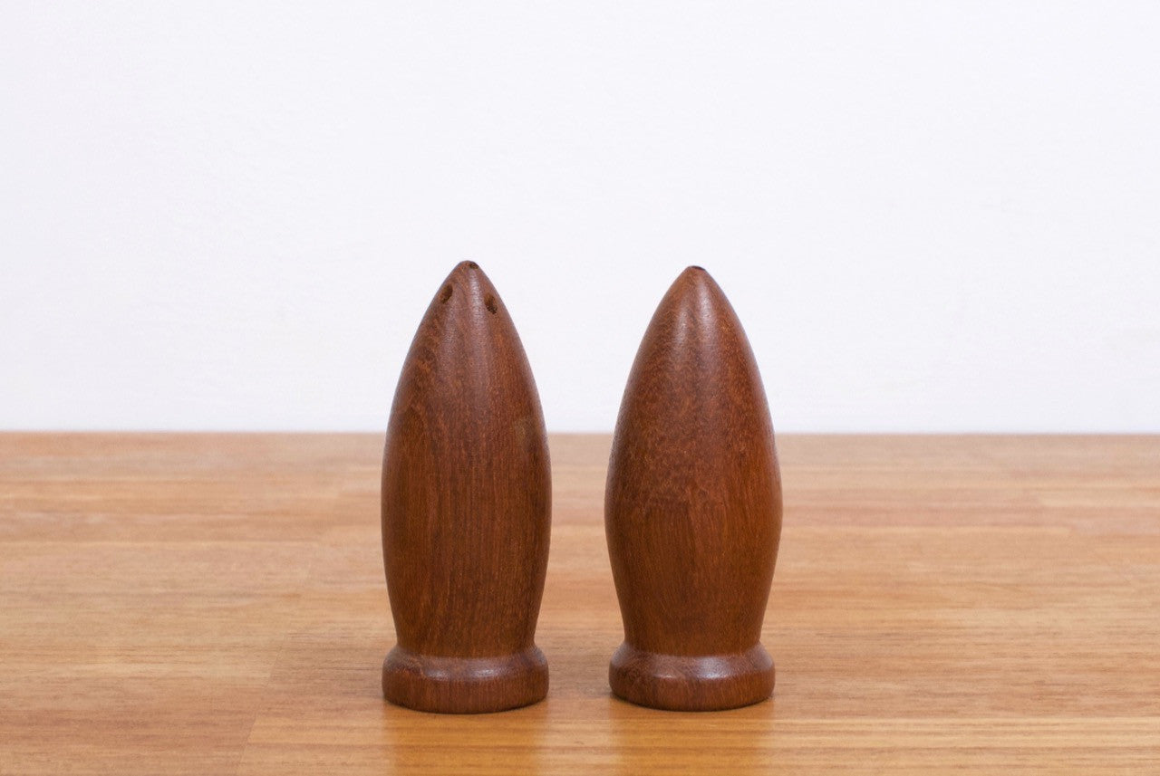Salt and pepper shakers in teak