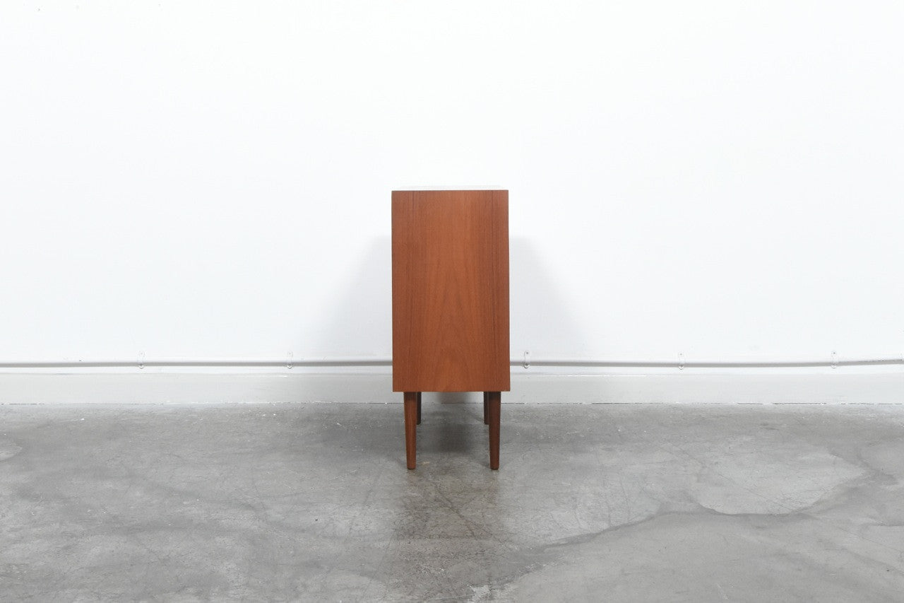 Short chest of five drawers