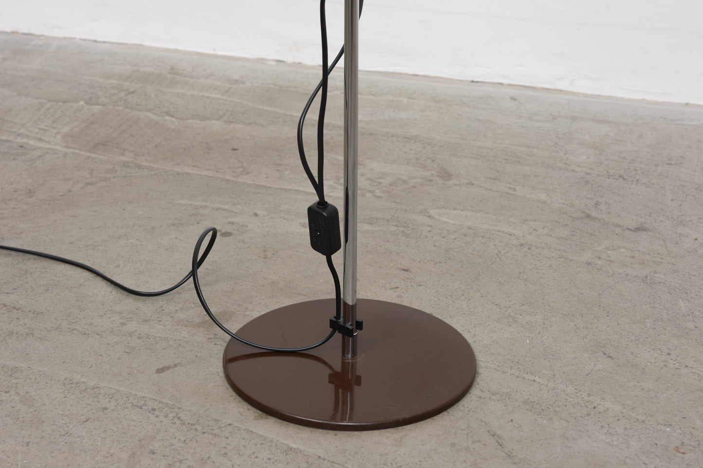 1970s twin-headed brown floor lamp
