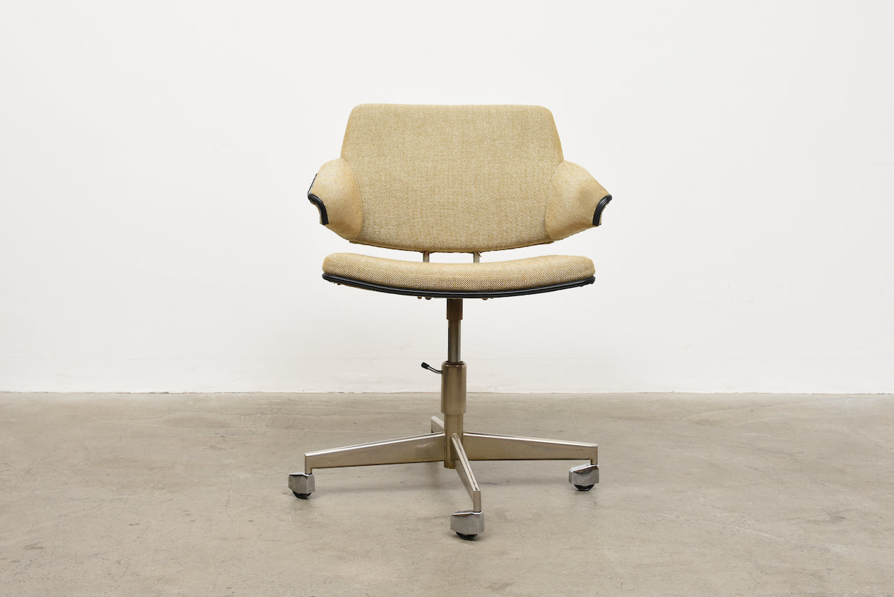1960s swivel chair by Labofa