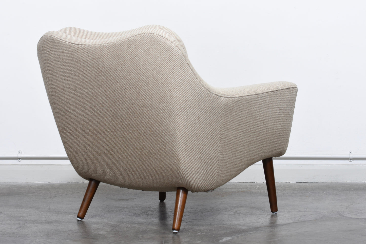 1960s lounger on teak legs