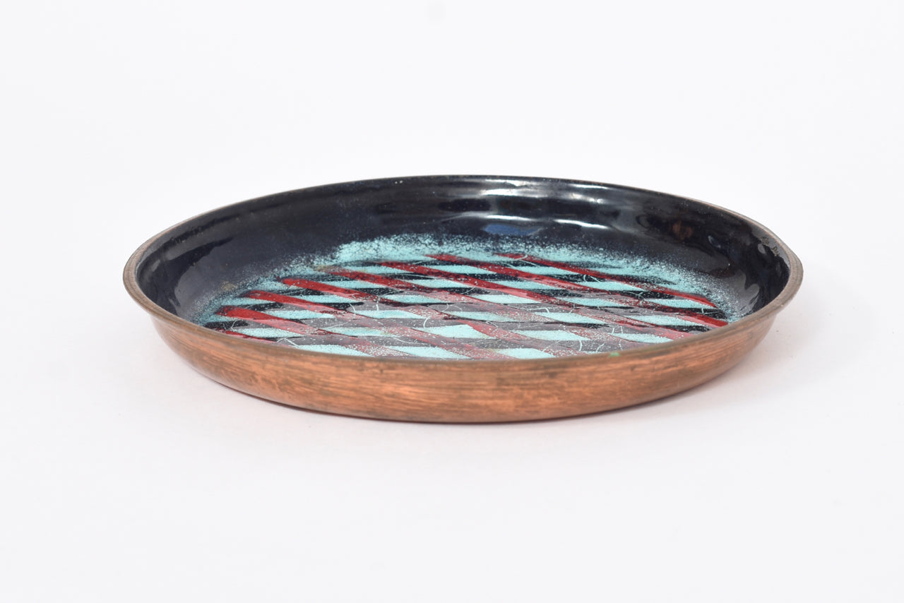 Copper dish by Astrid Wessel