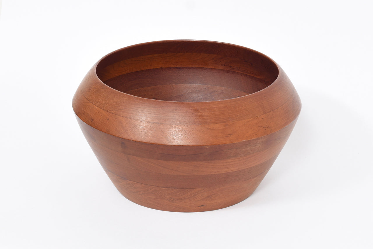 Teak bowl by Digsmed