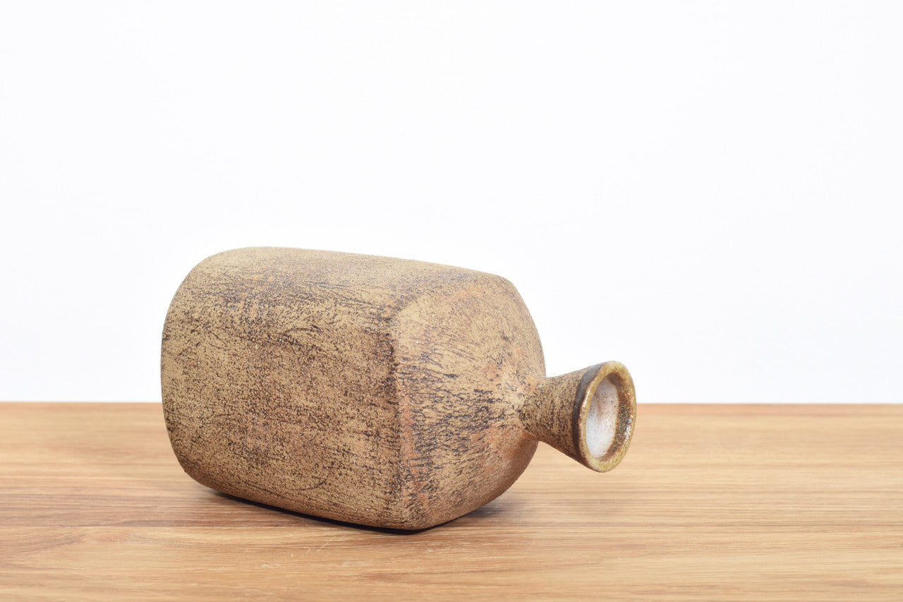 Earthware ceramic vase by Sheila Fournier